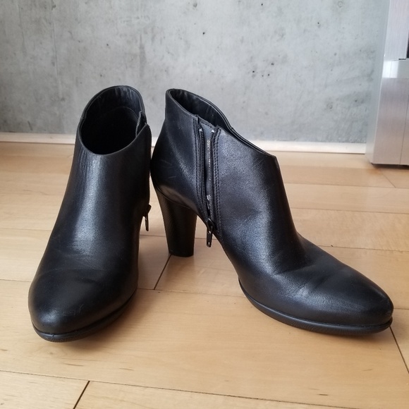 ecco black booties